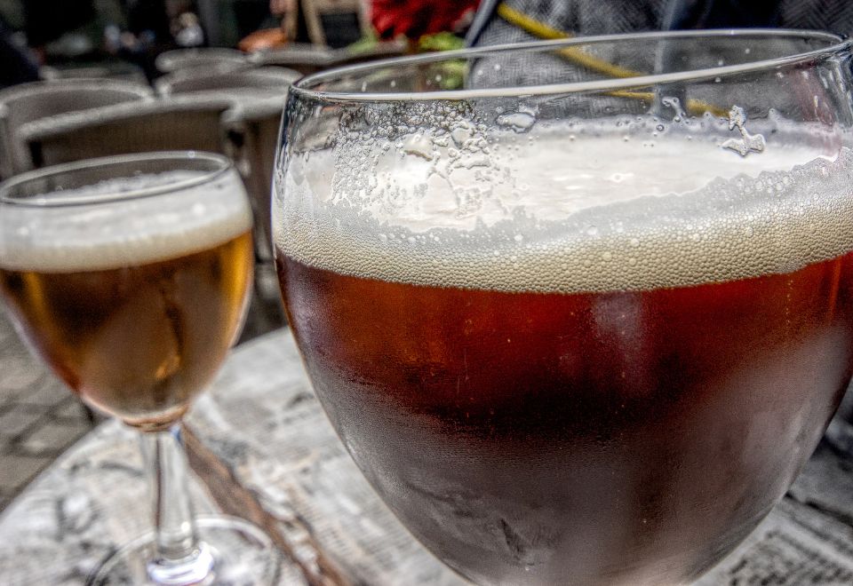 Descubre la historia detrás de la cerveza belga artesanal | Cerveza Belga Artesanal 2 "Experiencia cervecera única: Cerveza artesanal belga en imágenes"
